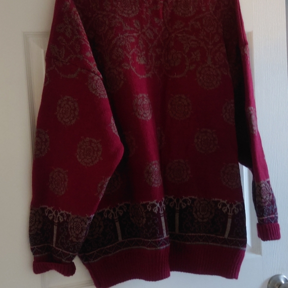 Vintage sweater Sale!!!☺️💞 - Picture 7 of 9